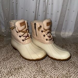 Sperry Women's Beige and Cream Winter Boots